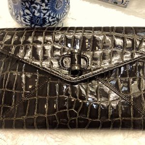 Urban Expression Gorgeous Brown clutch! Faux Croc patent leather! Like New. Gift